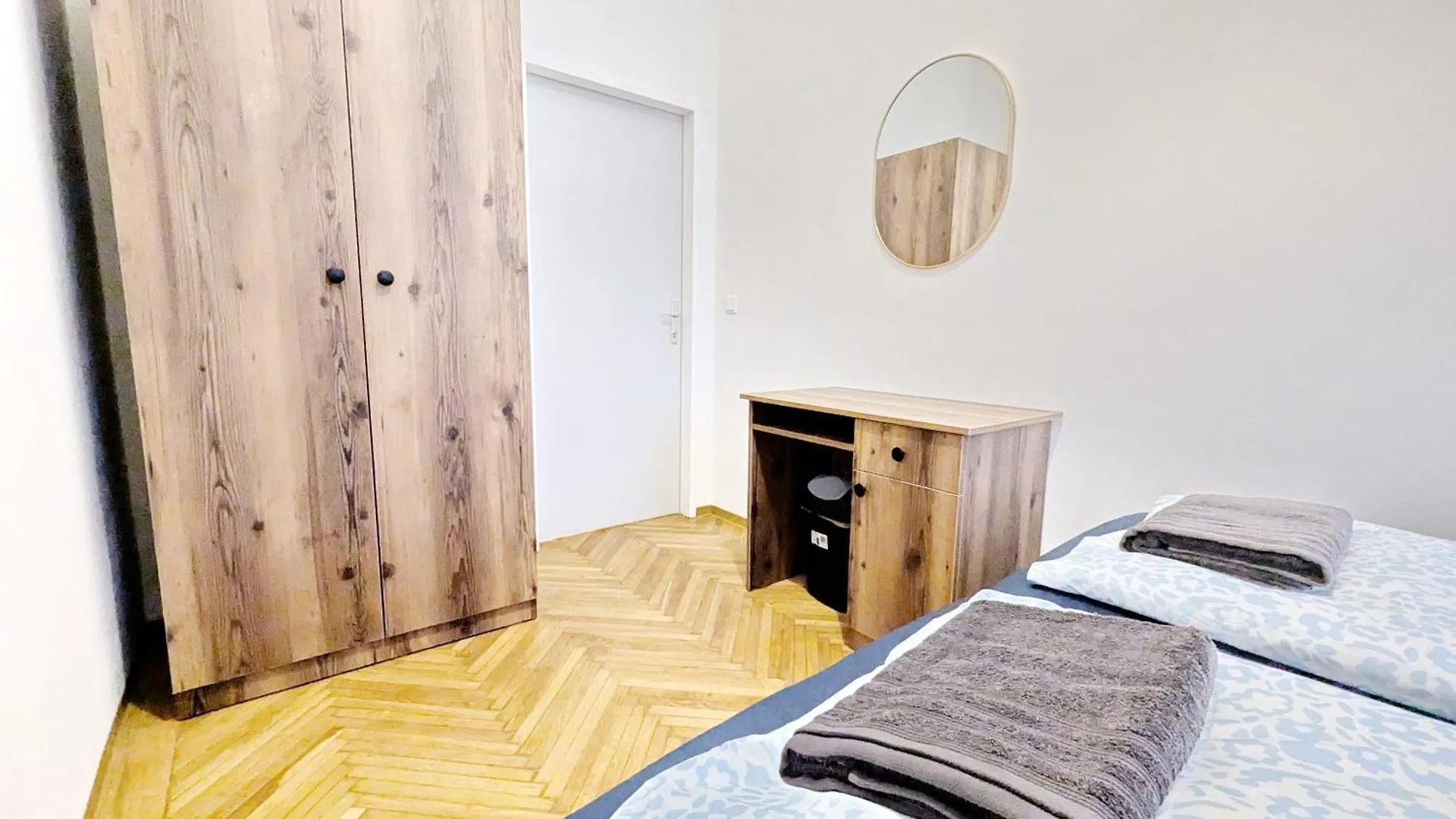 Quarto em Acomodações Particulares Spacious Rooms - 15 Min From Airport & City Center, 5 Min From Vienna Main-Bus Station Ez7