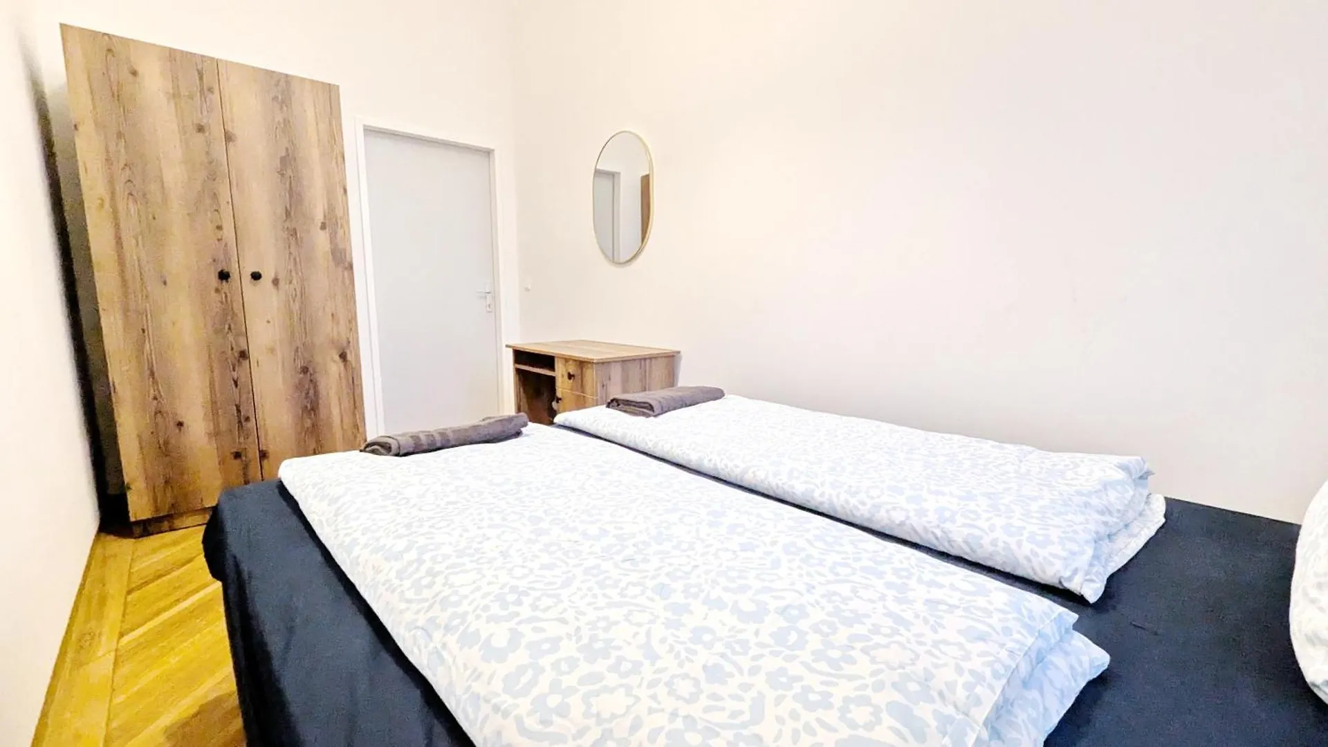 Quarto em Acomodações Particulares Spacious Rooms - 15 Min From Airport & City Center, 5 Min From Vienna Main-Bus Station Ez7