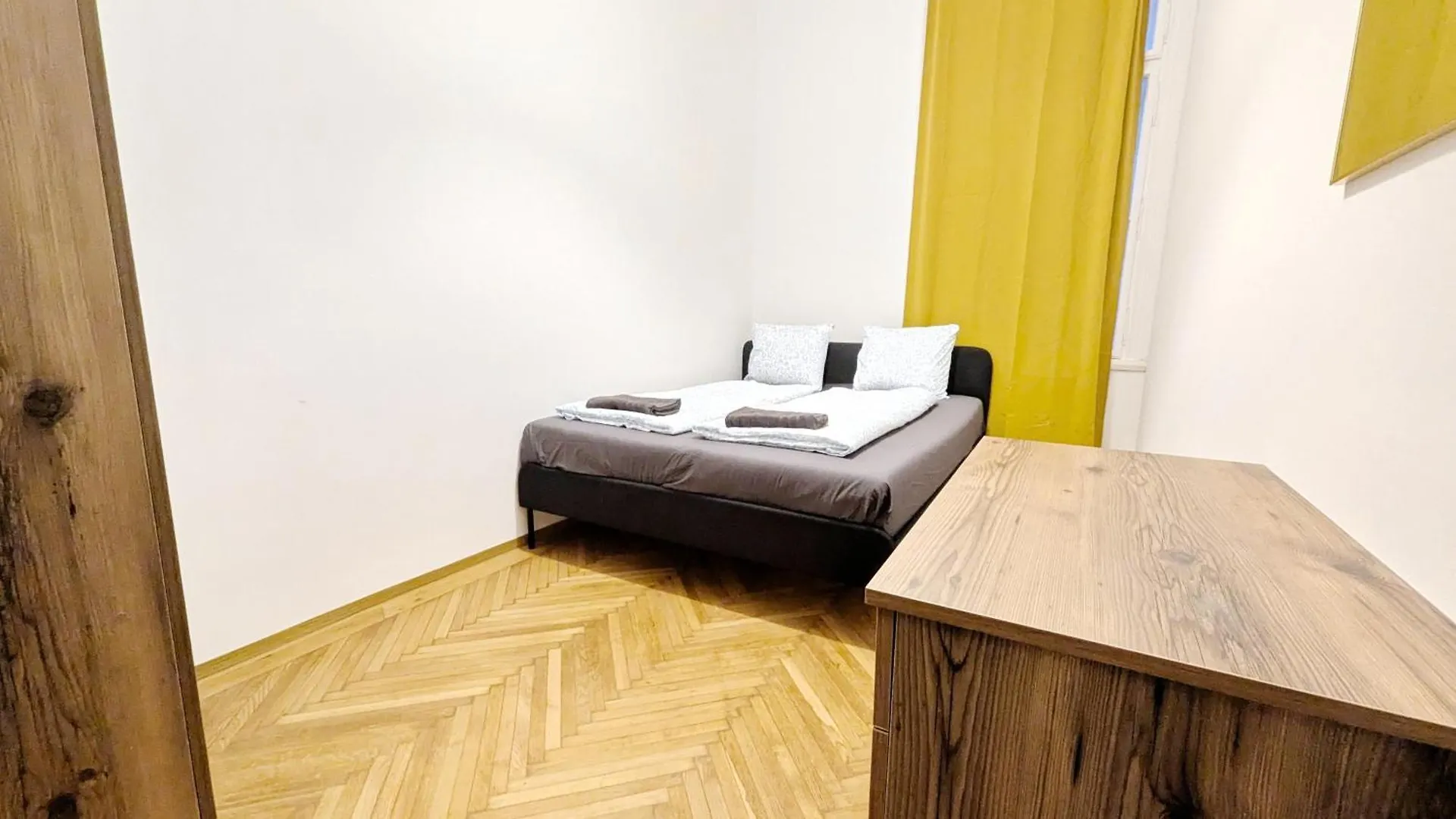 Spacious Rooms - 15 Min From Airport & City Center, 5 Min From Vienna Main-Bus Station Ez7
