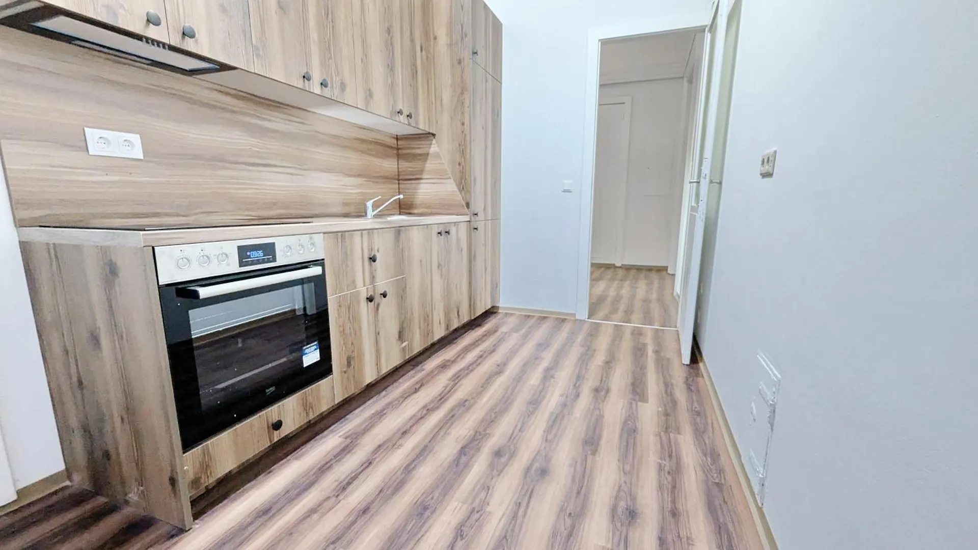 Spacious Rooms - 15 Min From Airport & City Center, 5 Min From Vienna Main-Bus Station Ez7 Quarto em Acomodações Particulares