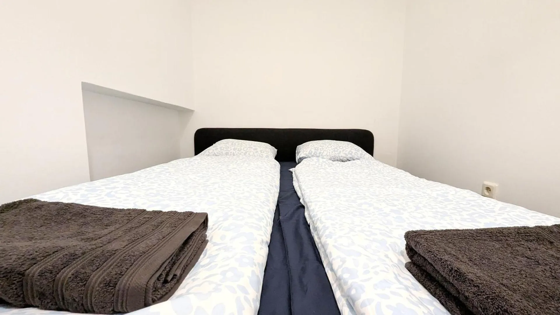 Spacious Rooms - 15 Min From Airport & City Center, 5 Min From Vienna Main-Bus Station Ez7