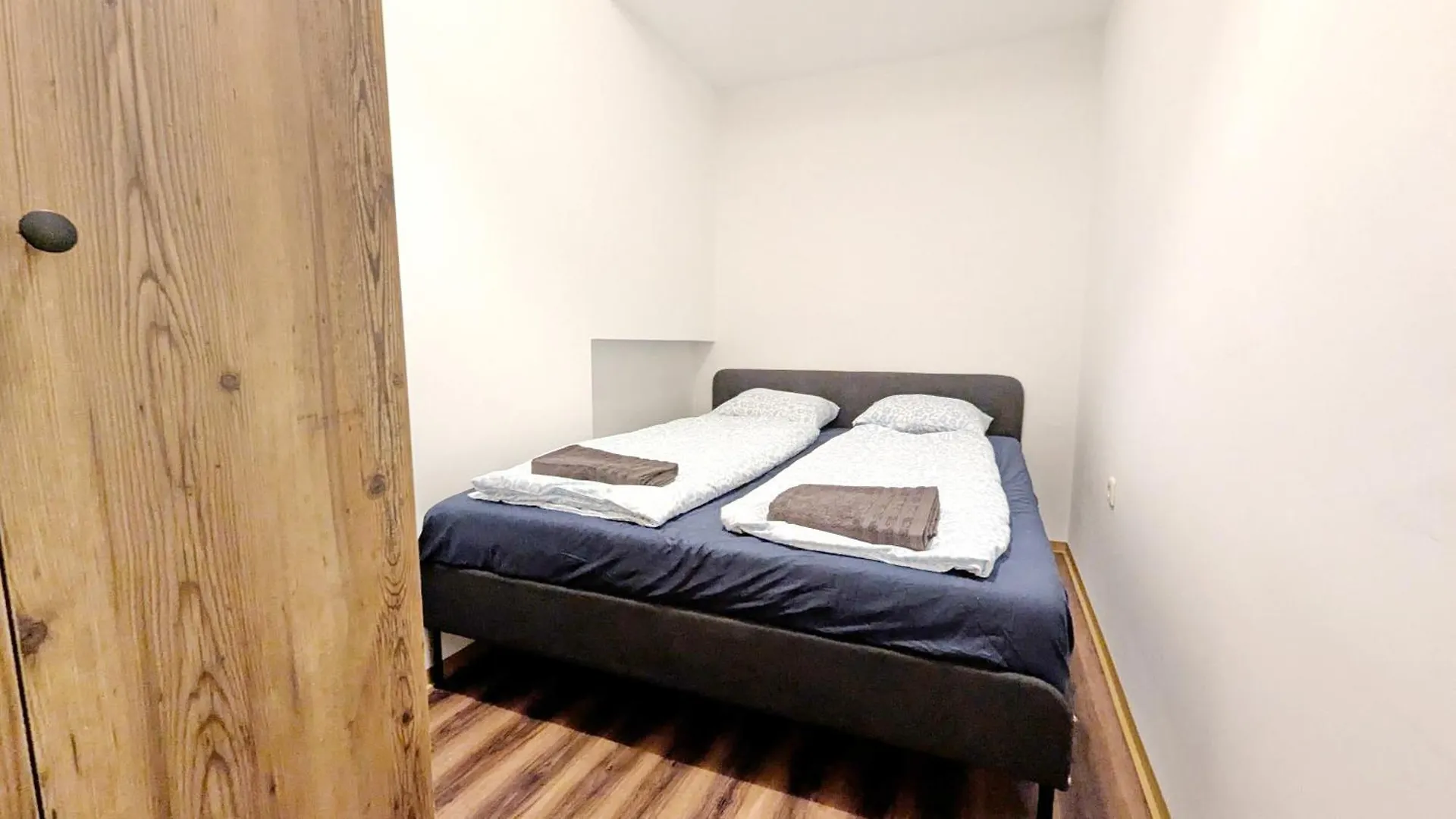 Spacious Rooms - 15 Min From Airport & City Center, 5 Min From Vienna Main-Bus Station Ez7