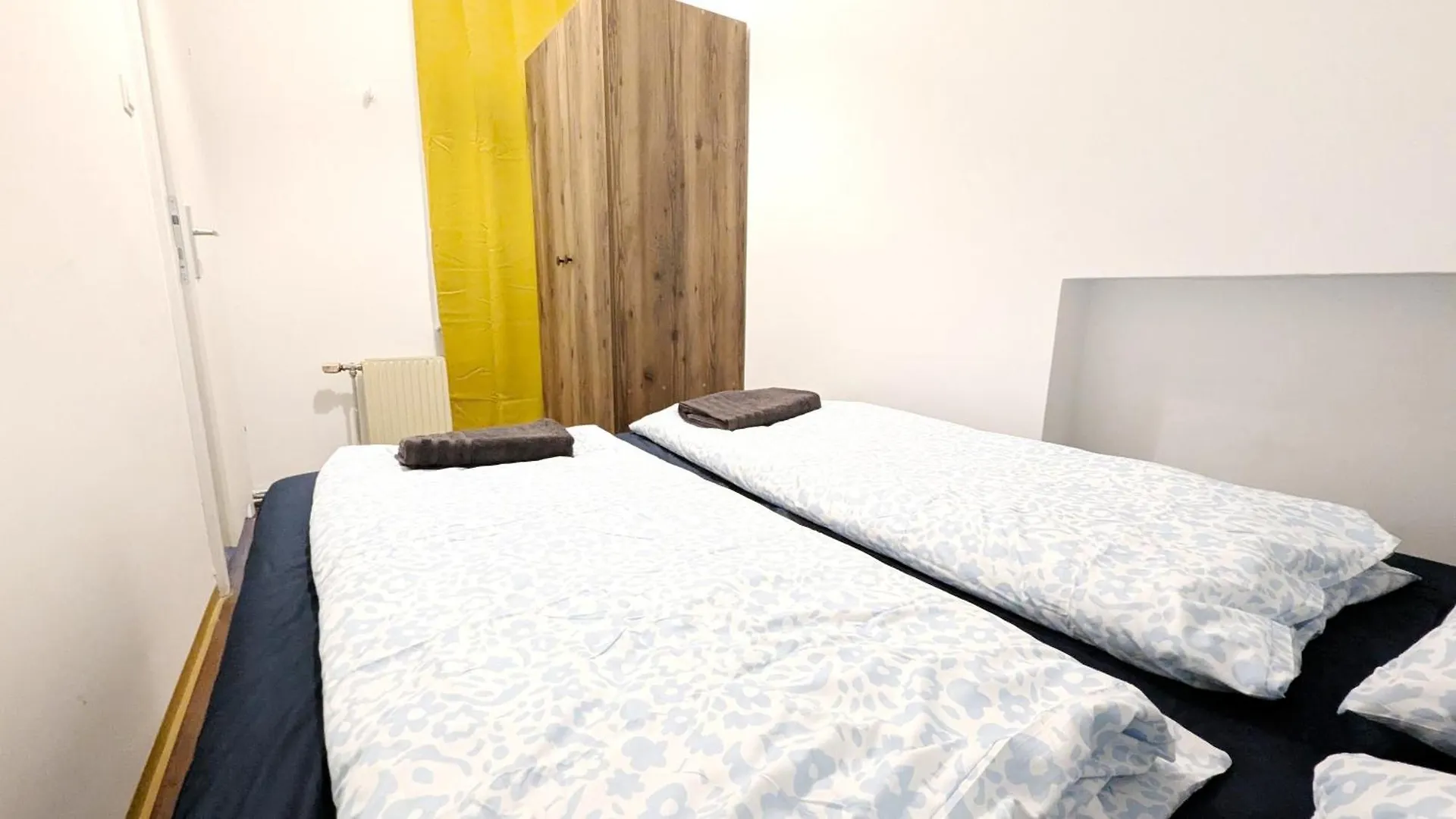 Quarto em Acomodações Particulares Spacious Rooms - 15 Min From Airport & City Center, 5 Min From Vienna Main-Bus Station Ez7